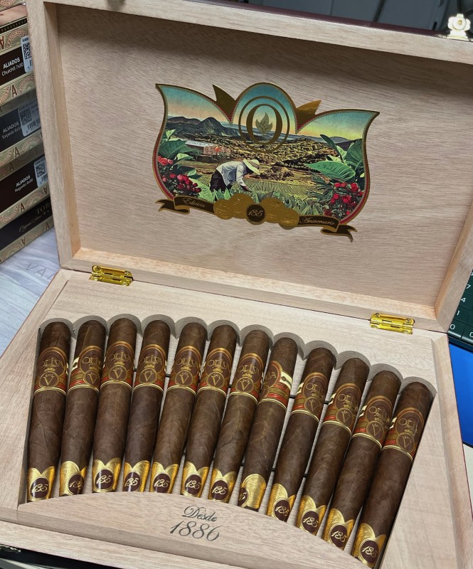 Oliva serie limitée 
135 iéme anniversaire